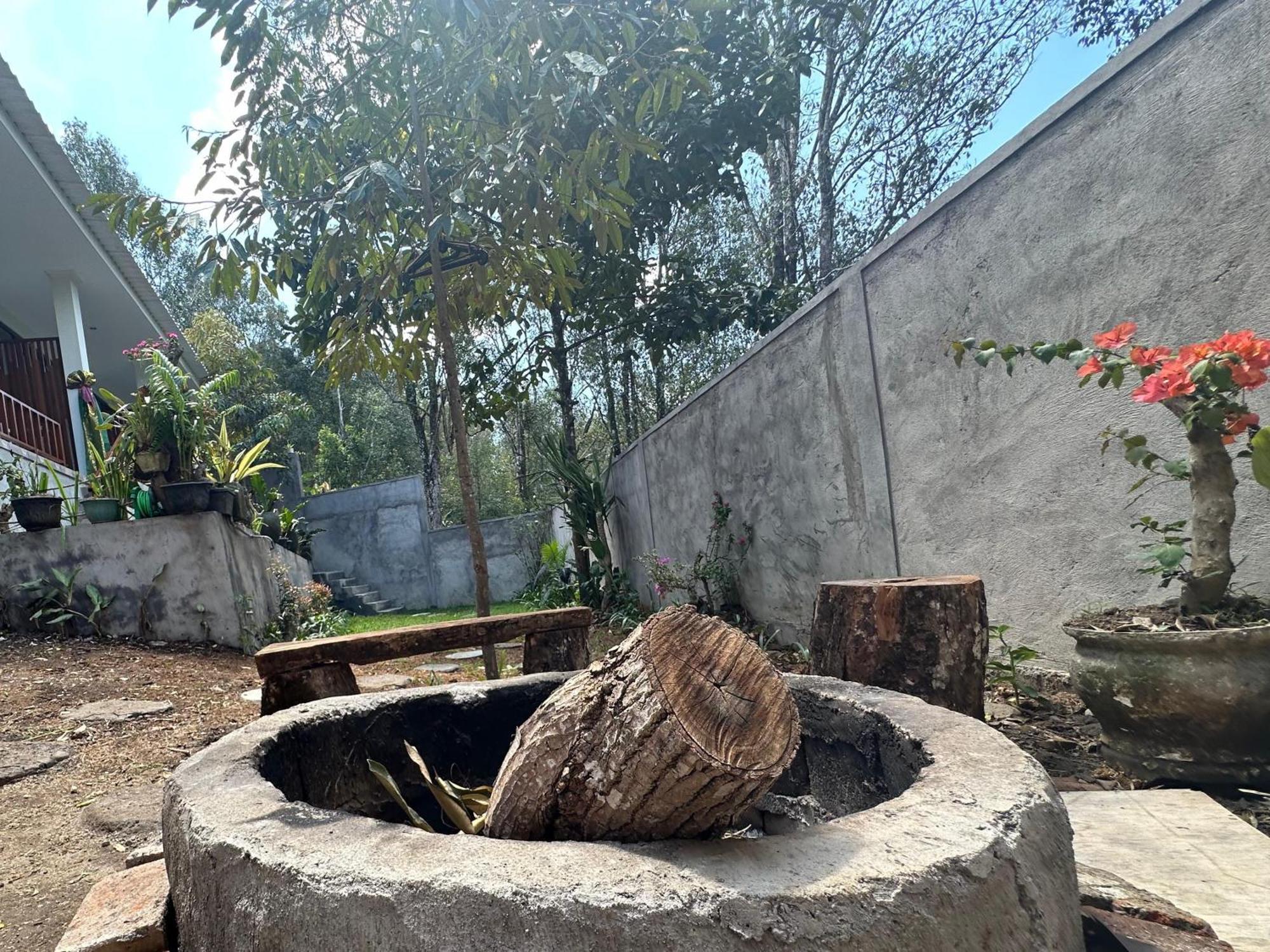 Appartamento Umah Yugadi Bali Munduk Esterno foto